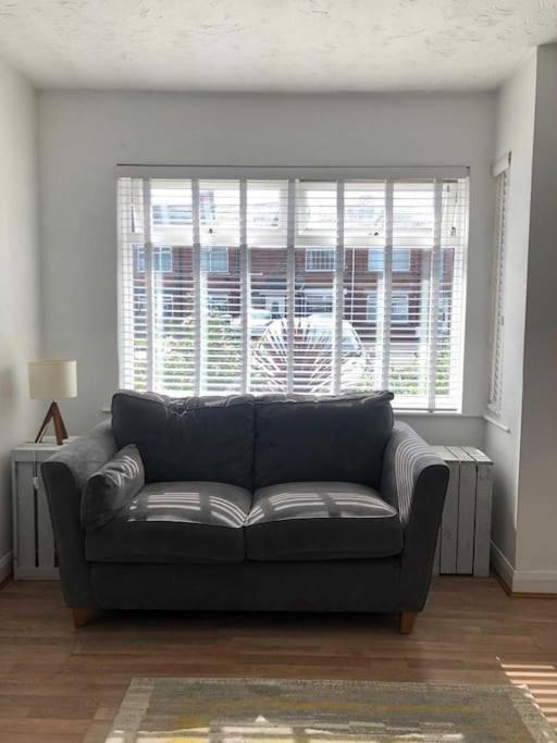 Two Bedroom Terrace House With Parking Kingston upon Hull ภายนอก รูปภาพ